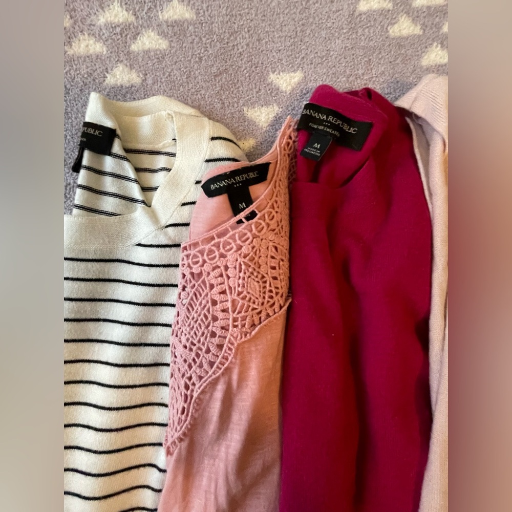 Banana Republic - set of 4 women tops size M - Picture 2 of 11